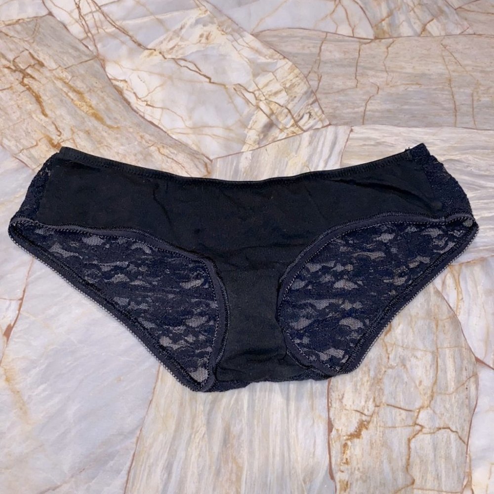 Small Victoria Secret Black Lacie Floral Lace Panty